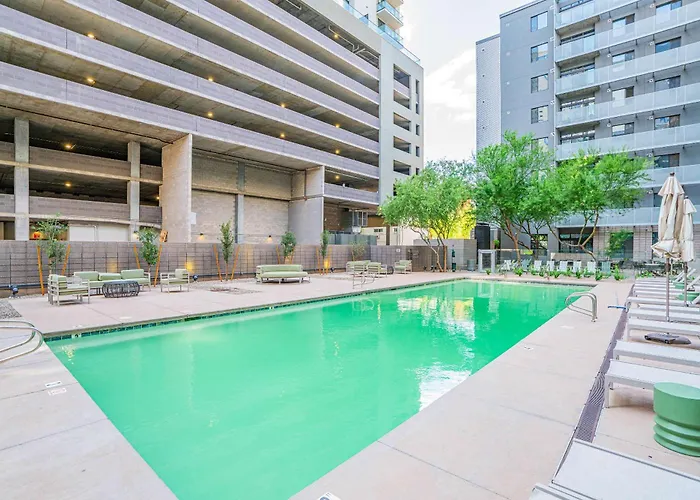 Cdt Phx Balcony Gym Pool Wd & Parking