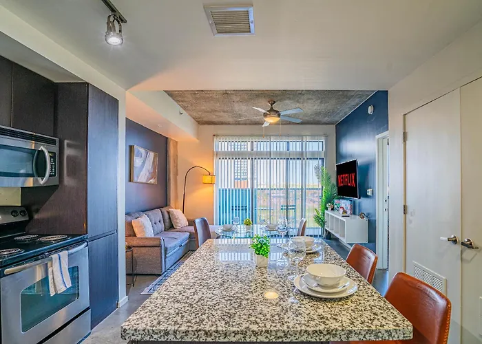 Cdt Phx Balcony Gym Pool Wd & Parking * Phoenix