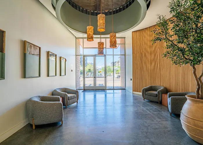 Cdt Phx Balcony Gym Pool Wd & Parking Apartment Phoenix