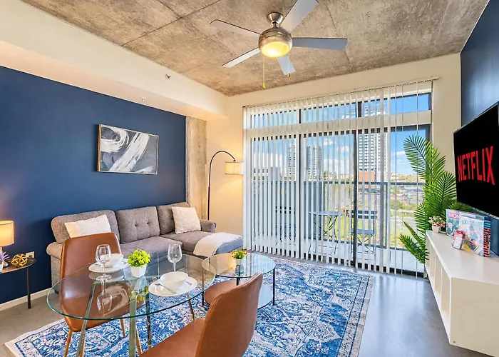 Cdt Phx Balcony Gym Pool Wd & Parking *